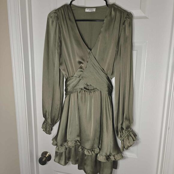 Shop Neighbor size S green wrap mini dress layers flair smocked sleeves waist - Picture 1 of 8